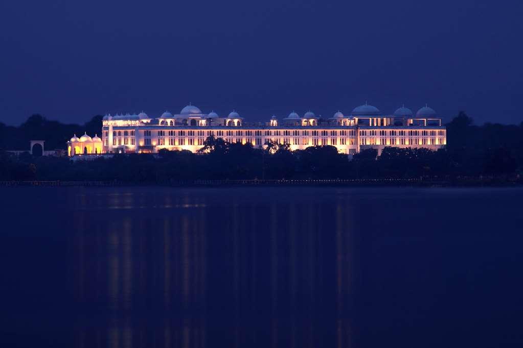 Radisson Blu Udaipur Palace Resort & Spa 외부 사진