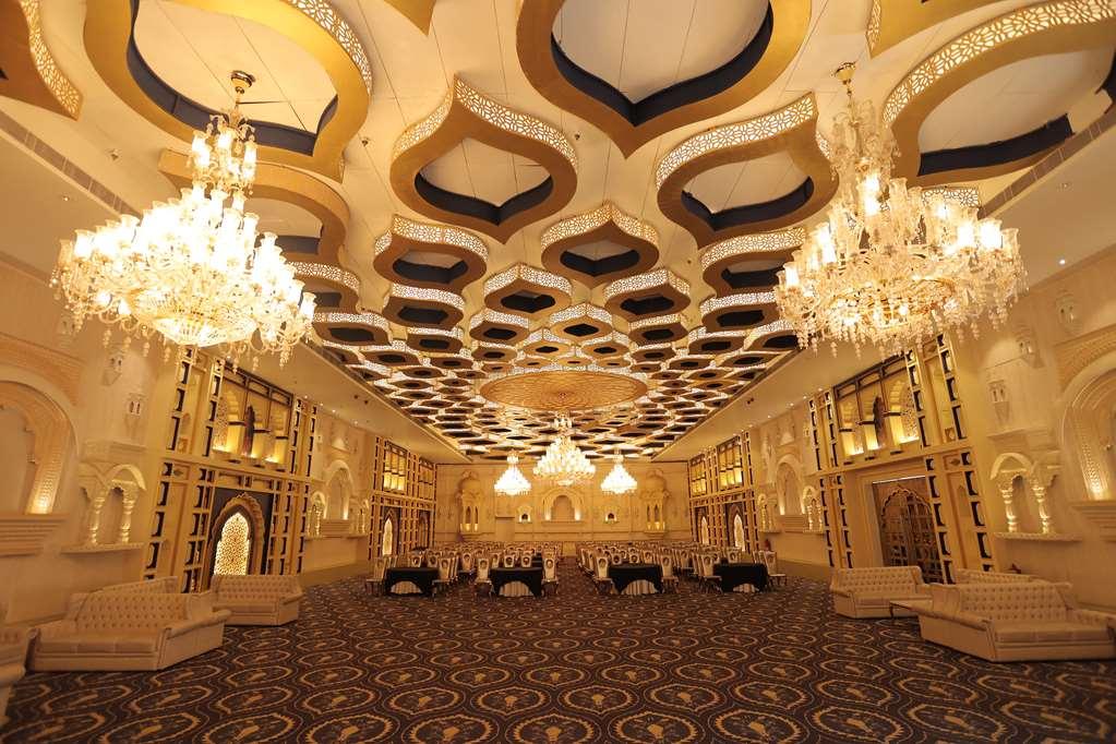 Radisson Blu Udaipur Palace Resort & Spa 시설 사진