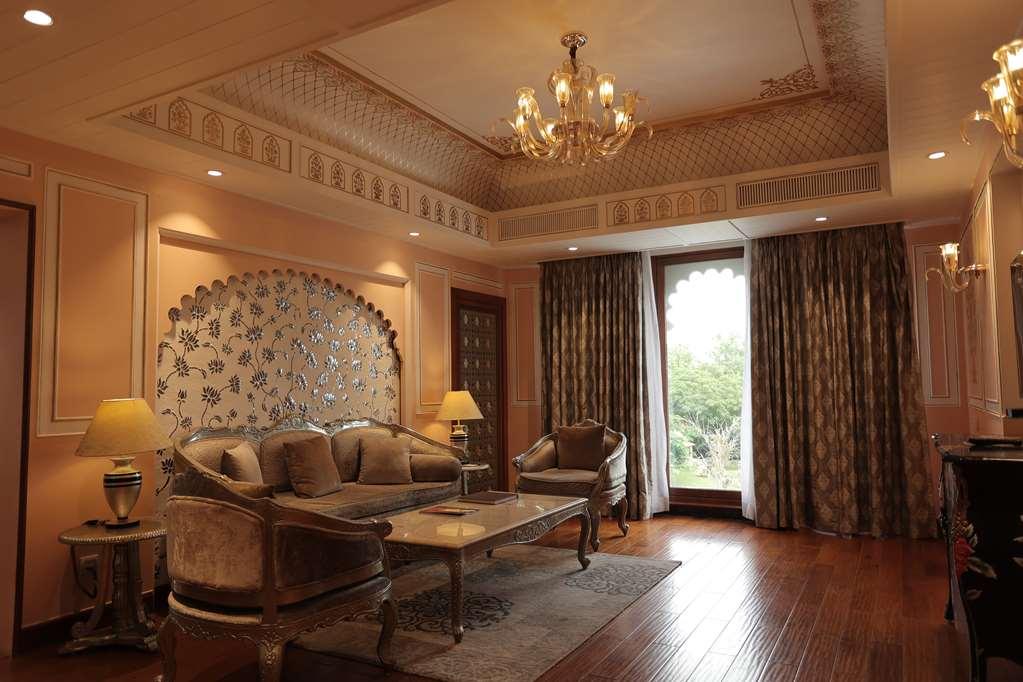 Radisson Blu Udaipur Palace Resort & Spa 객실 사진